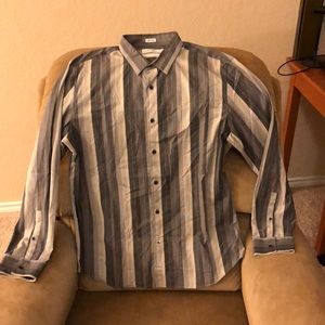 Calvin Klein button up long sleeve collar/cuffs